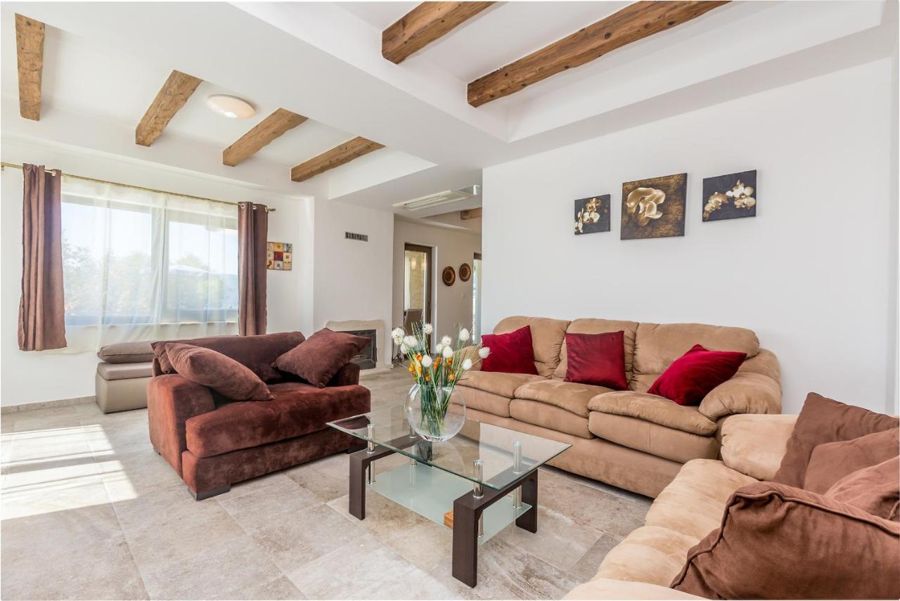 Villa Lurda Linardici Krk Экстерьер фото